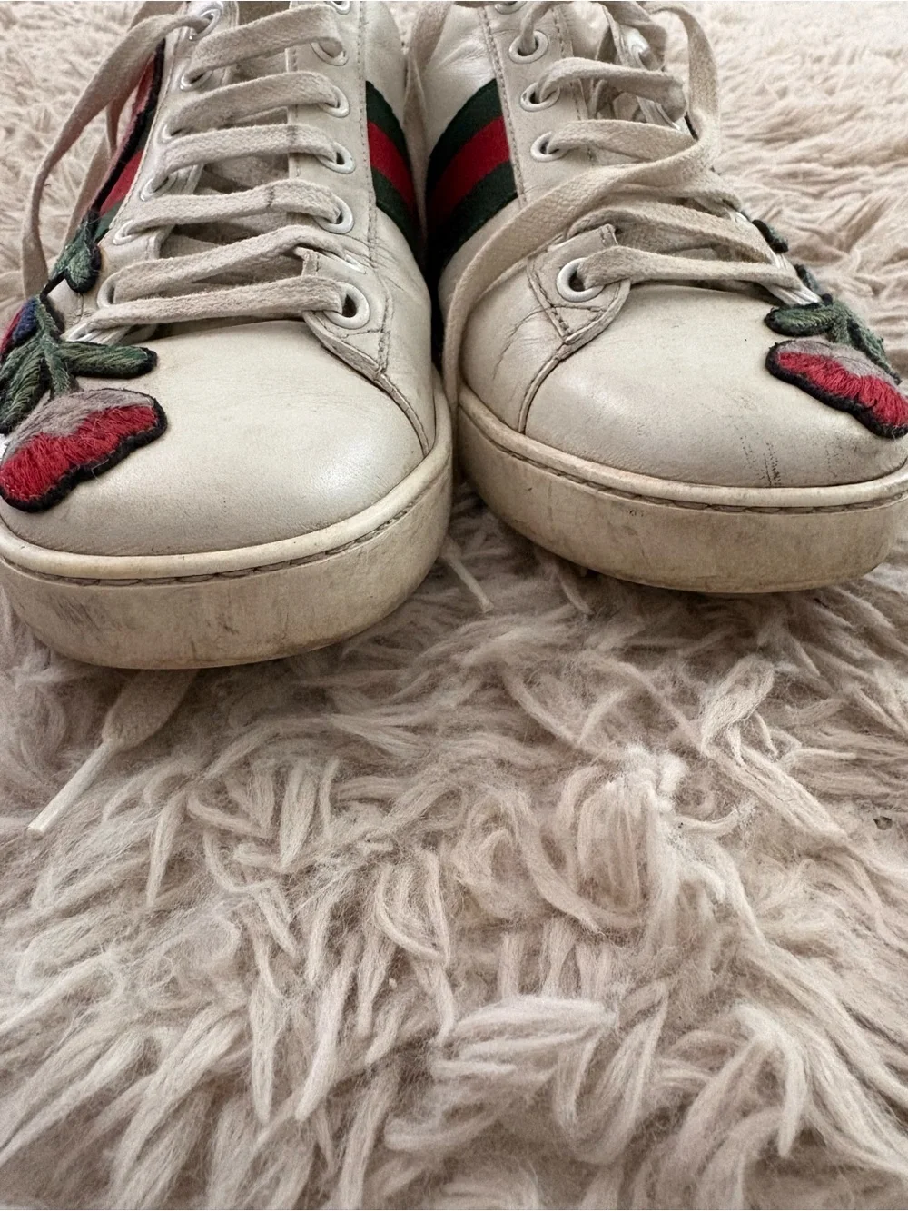 Gucci White Leather Floral Embroidered Lace-Up Sneakers